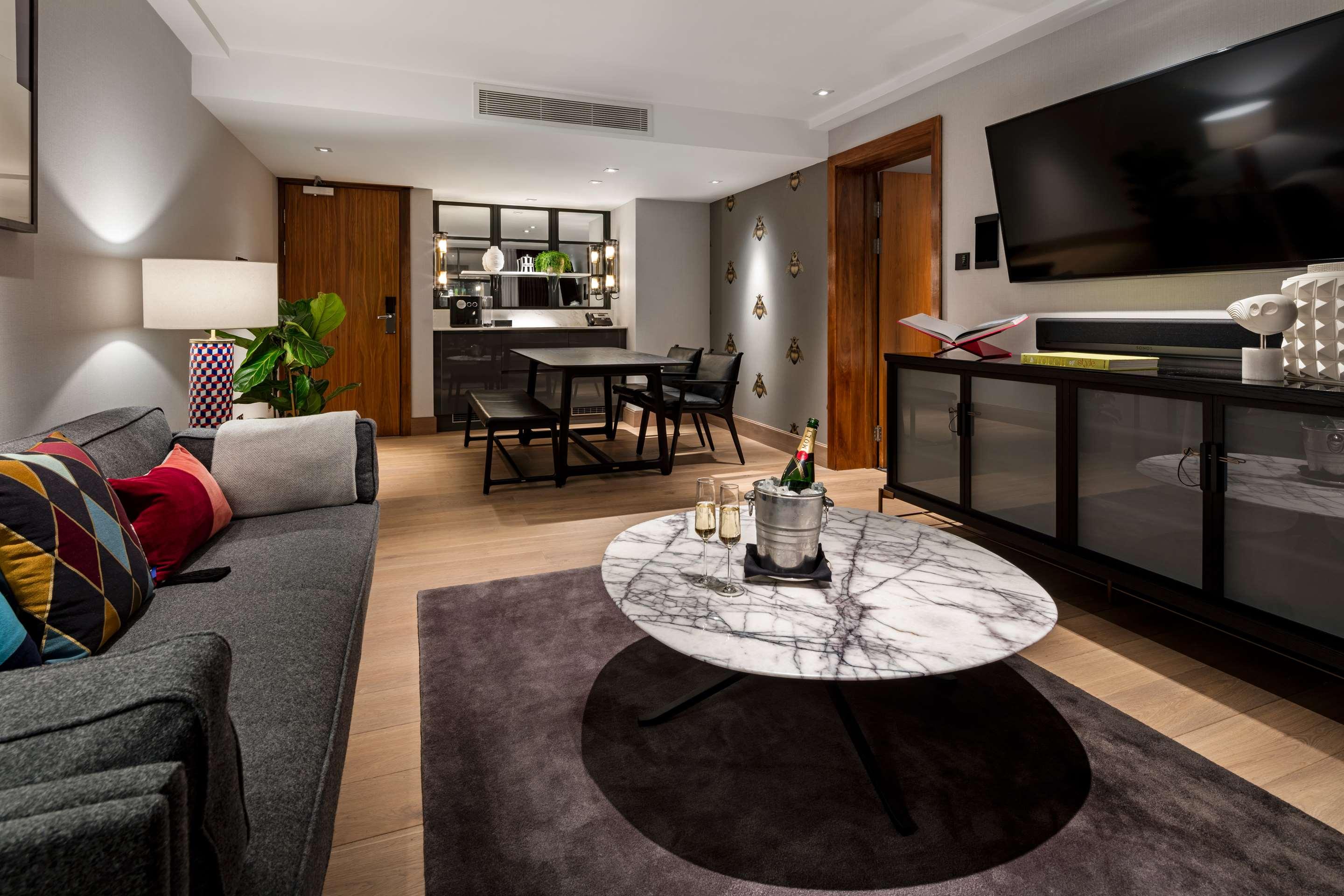 The Edwardian Manchester, A Radisson Collection Hotel Buitenkant foto A suite at the hotel
