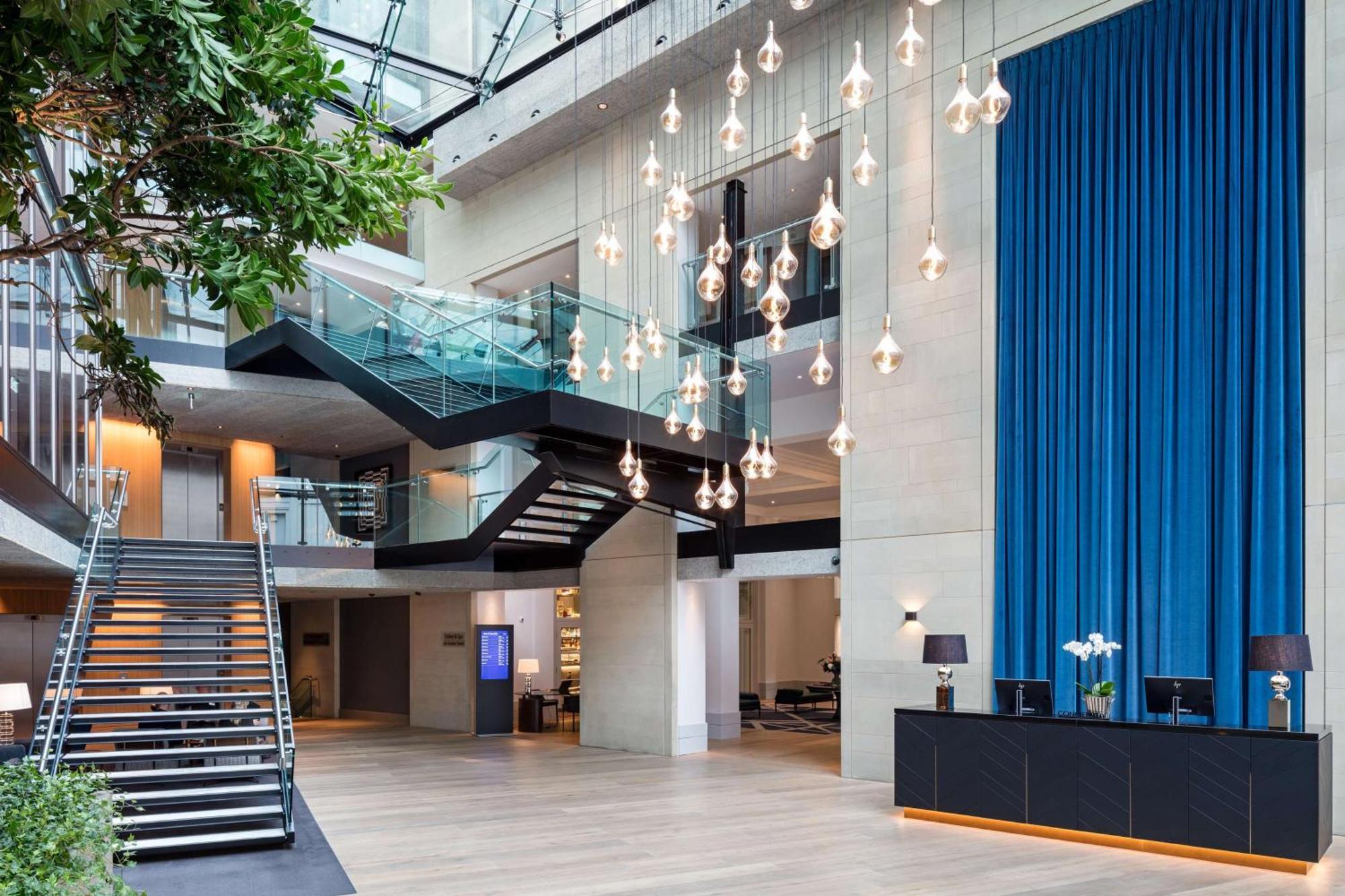 The Edwardian Manchester, A Radisson Collection Hotel Buitenkant foto The reception area of the hotel