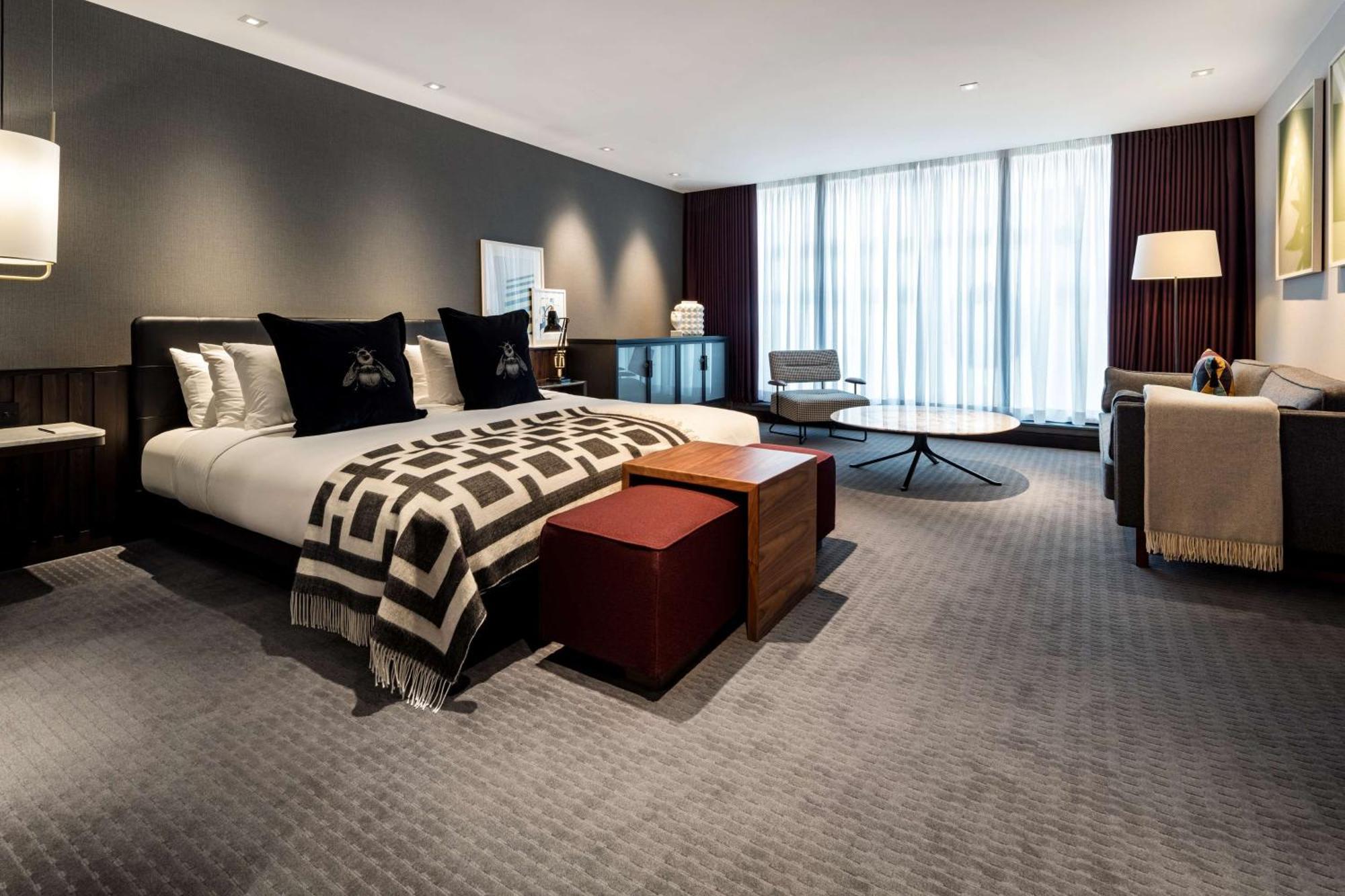 The Edwardian Manchester, A Radisson Collection Hotel Kamer foto A room at the hotel